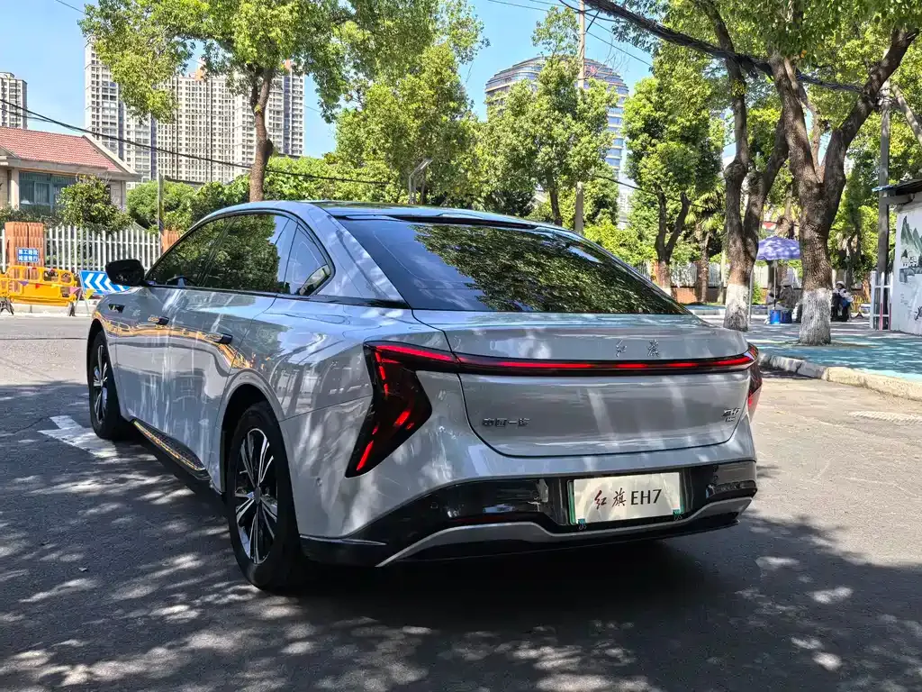 Hongqi EH7 — фото 10