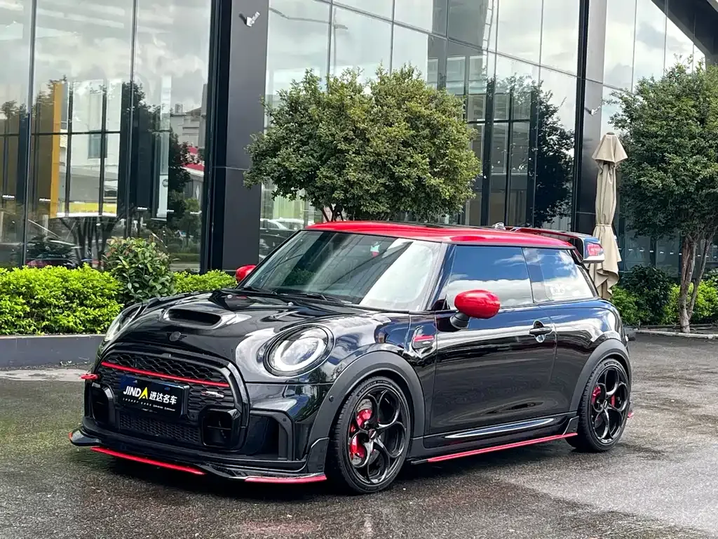 MINI JCW (John Cooper Works) — фото 1