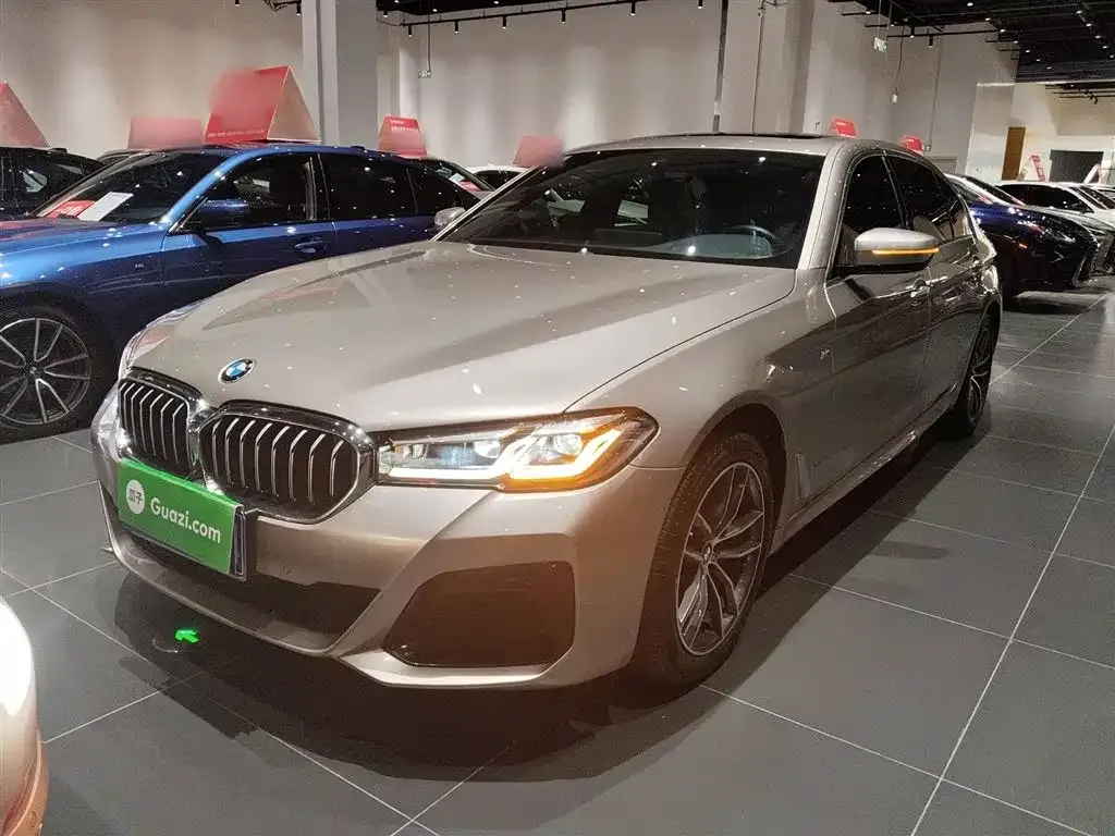 BMW 5 Series — фото 1
