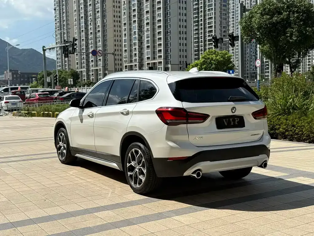 BMW X1 — фото 9