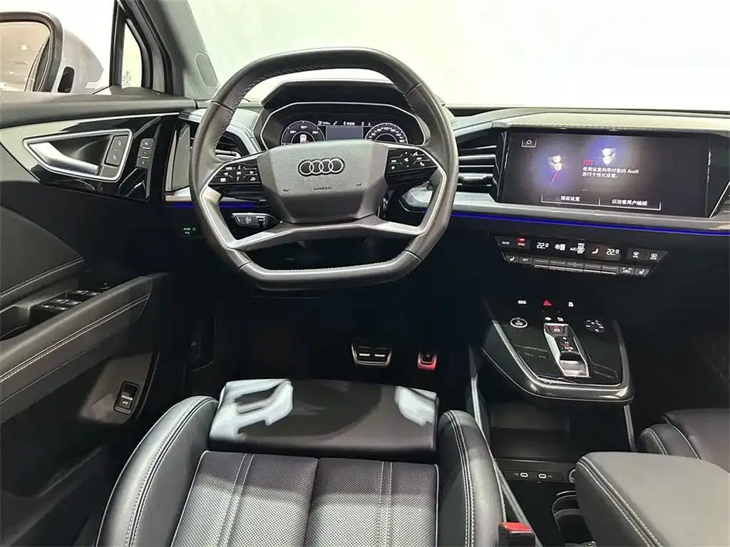 Audi Q4 e-tron — фото 10