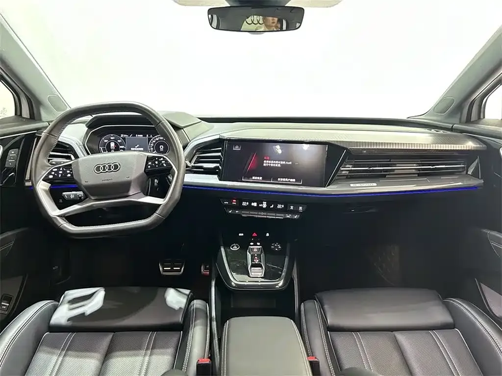 Audi Q4 e-tron — фото 6