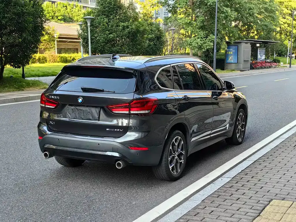 BMW X1 — фото 5