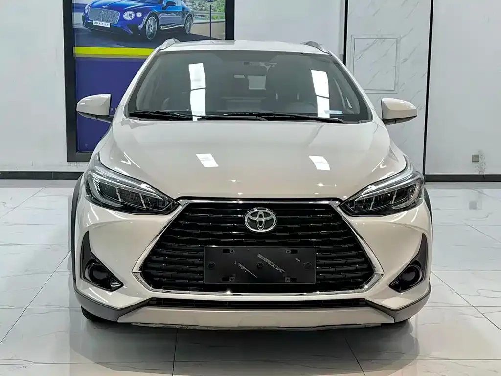 Toyota Yaris L — фото 2