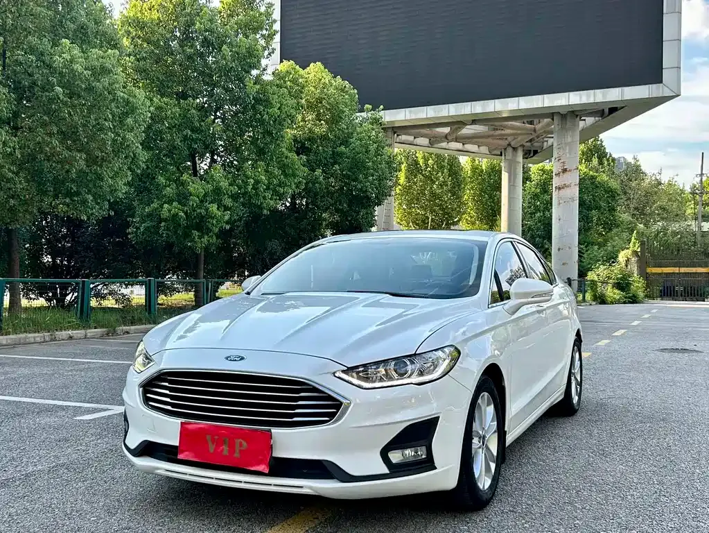 Ford Mondeo — фото 1