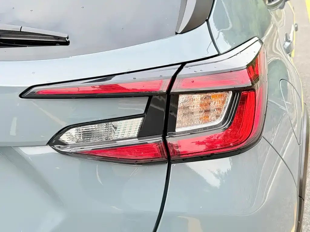 Subaru Crosstrek — фото 10
