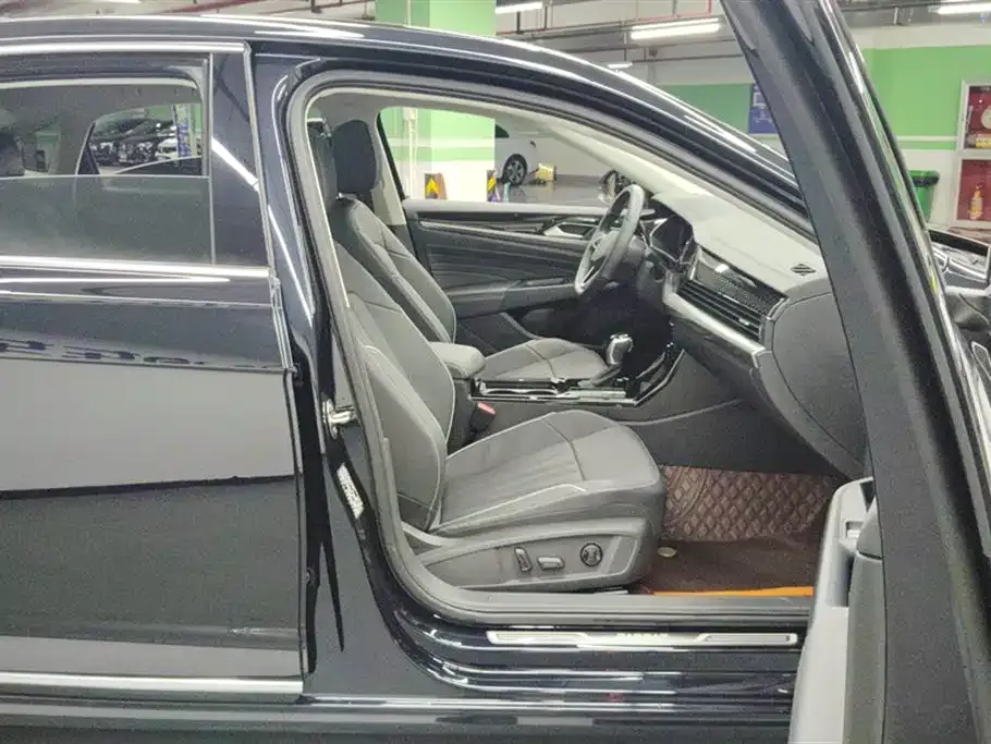 Volkswagen Passat — фото 8