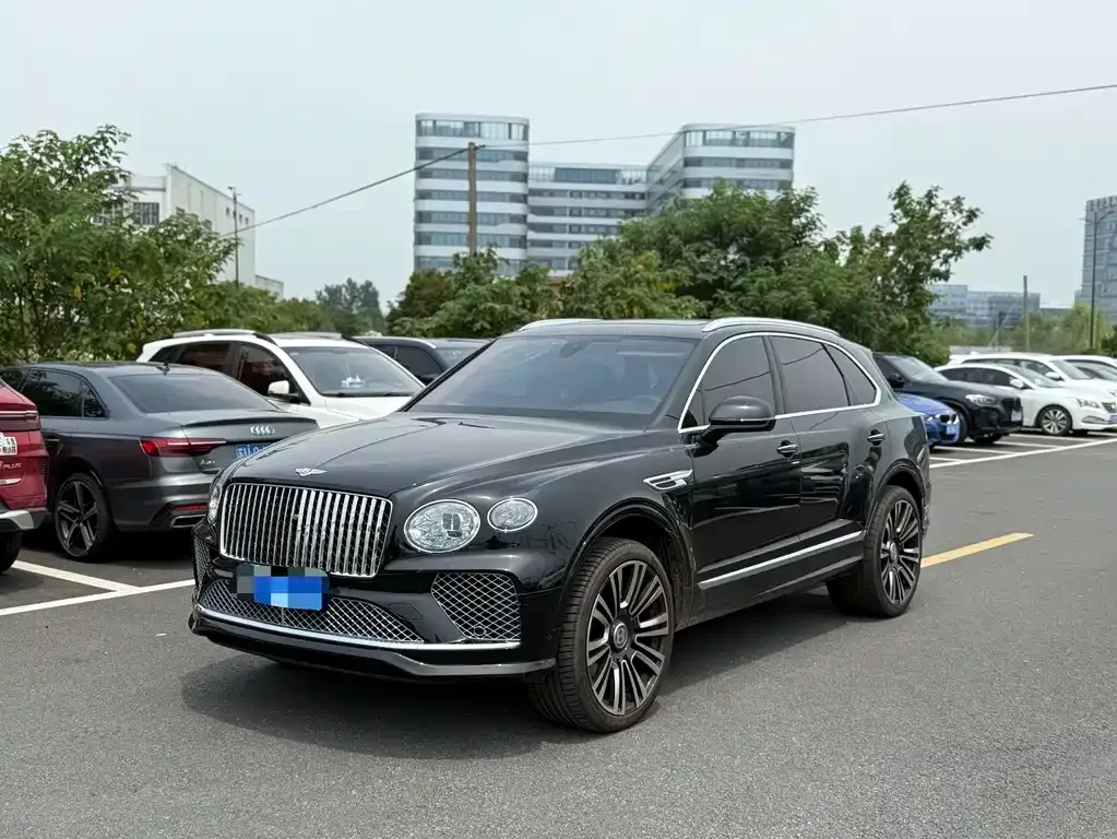 Bentley Bentayga — фото 1