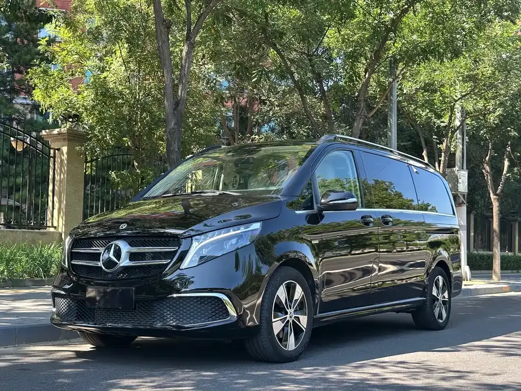 Mercedes-Benz V-Class — фото 1