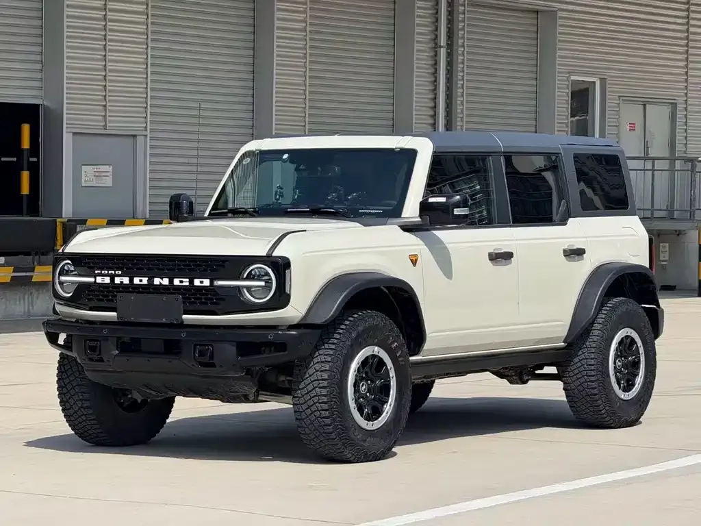 Ford Bronco — фото 1