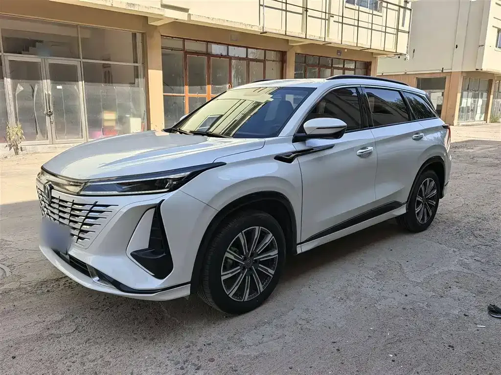 Changan CS75 PLUS — фото 1