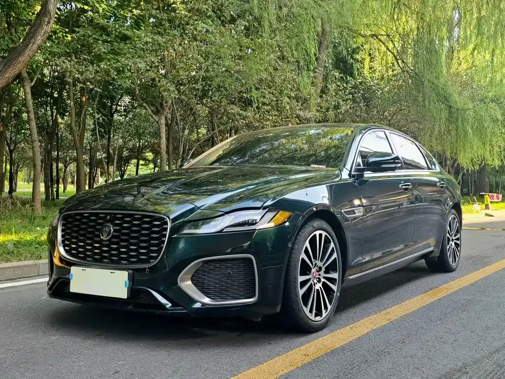 Jaguar XFL — фото 1
