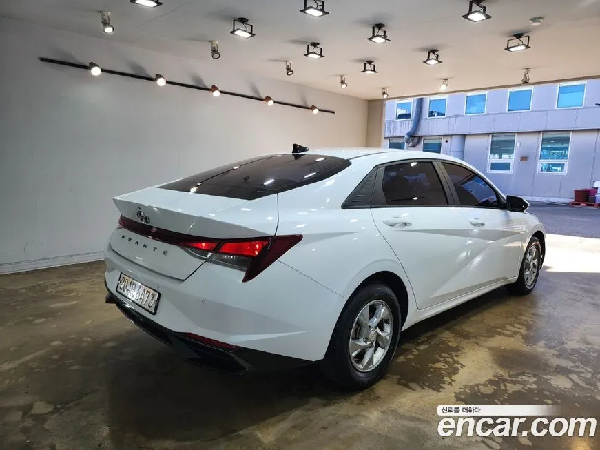 Hyundai AVANTE — фото 4