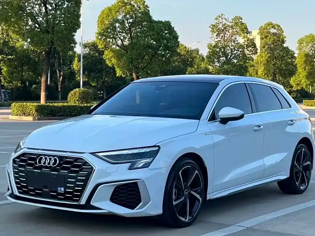 Audi A3 — фото 1