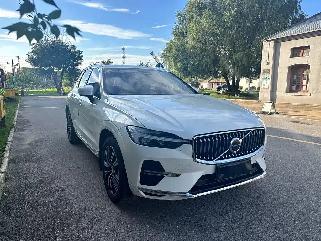 Volvo XC60 — фото 3