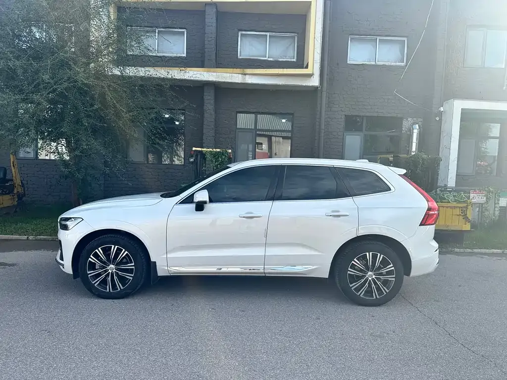 Volvo XC60 — фото 4