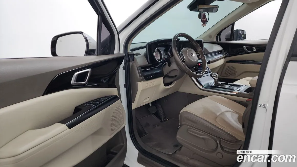 Kia Carnival — фото 10