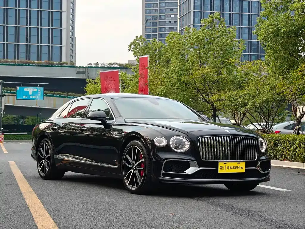 Bentley Flying Spur — фото 2