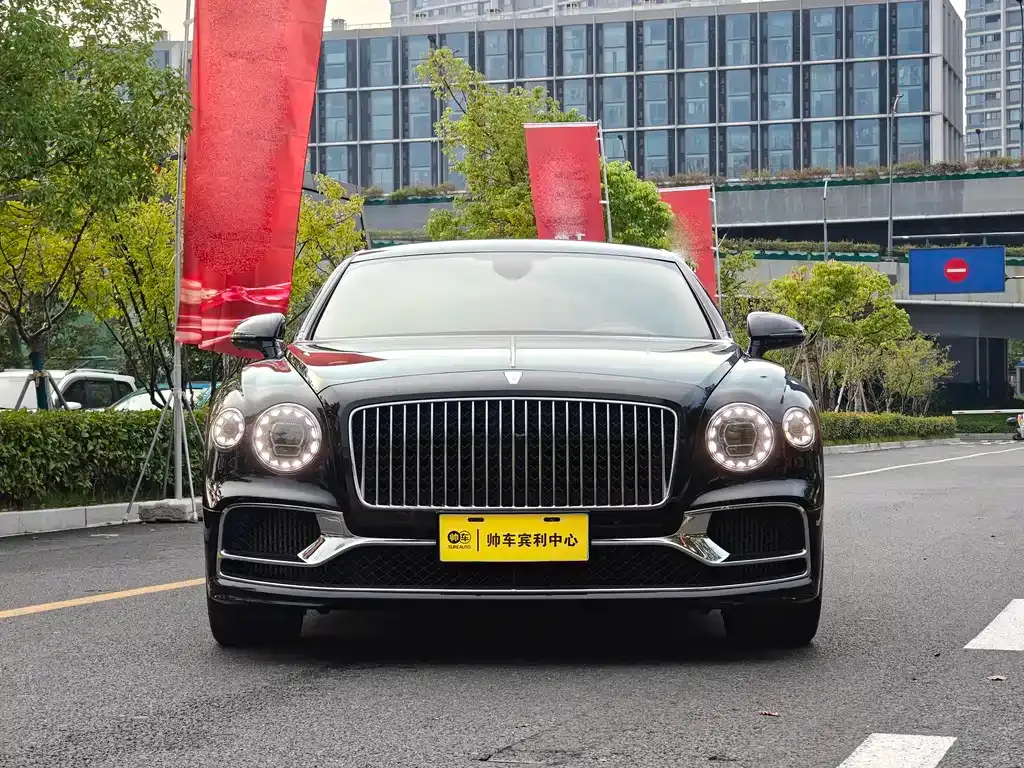 Bentley Flying Spur — фото 5