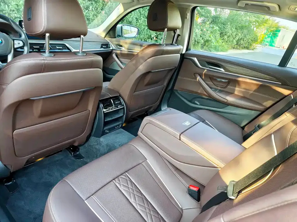 BMW 5 Series New Energy — фото 10