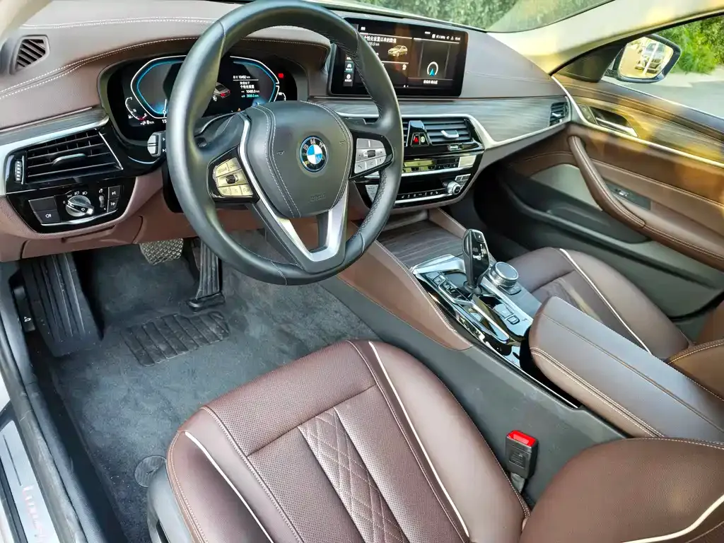 BMW 5 Series New Energy — фото 9