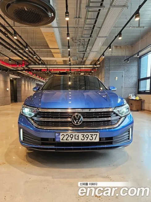 Volkswagen Jetta — фото 1
