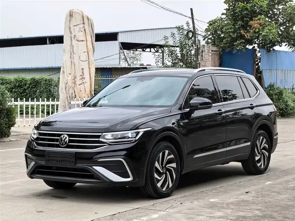Volkswagen Tiguan L — фото 2
