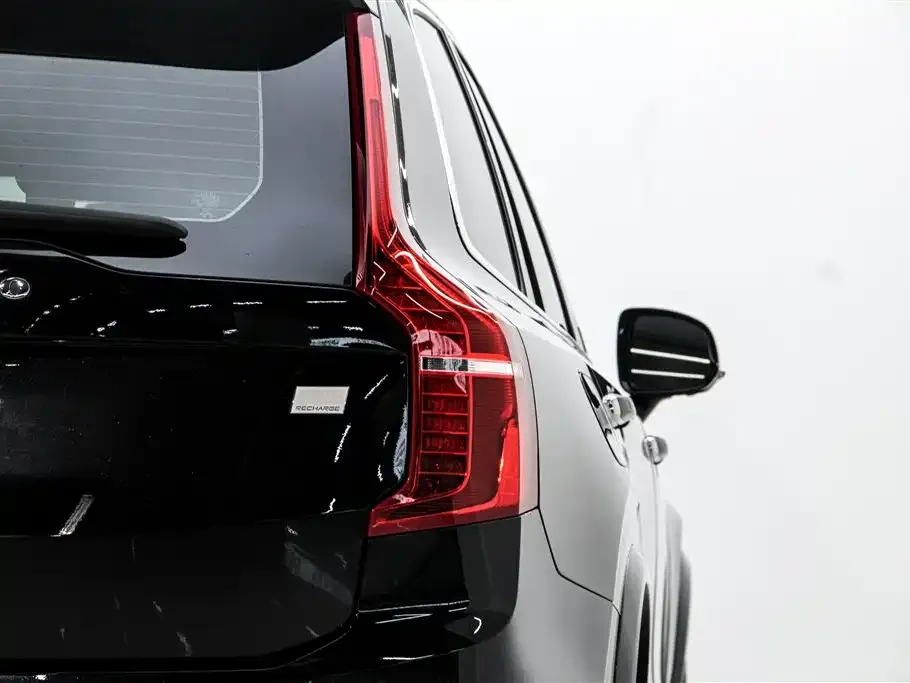 Volvo XC90 PHEV — фото 10