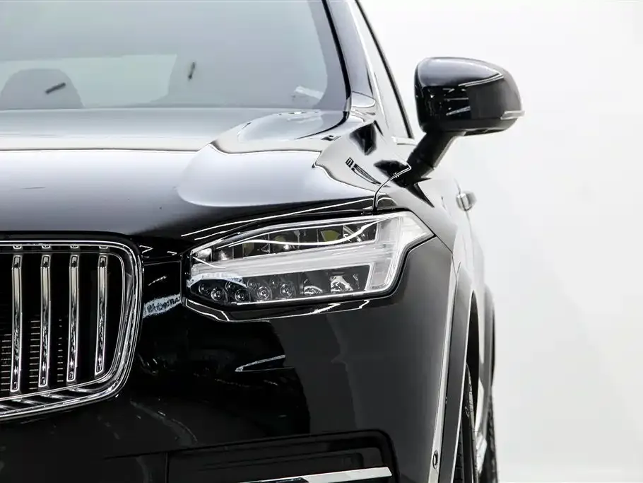 Volvo XC90 PHEV — фото 9