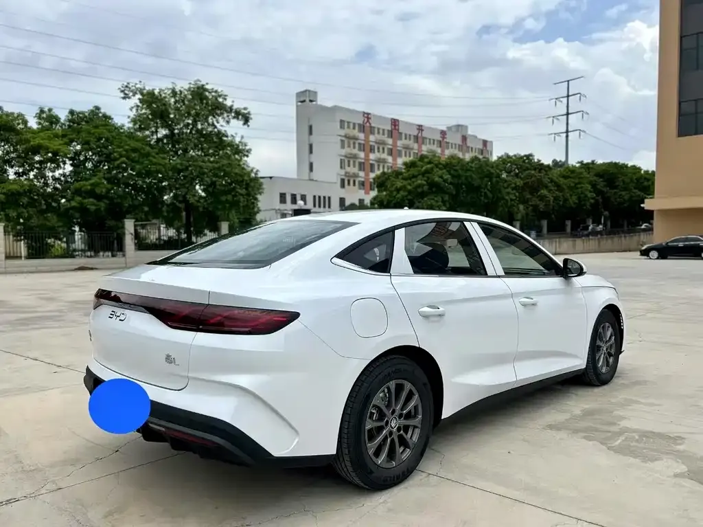 BYD Qin L — фото 7