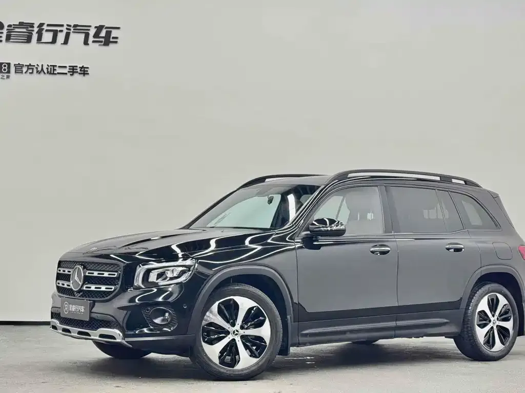 Mercedes-Benz GLB — фото 1