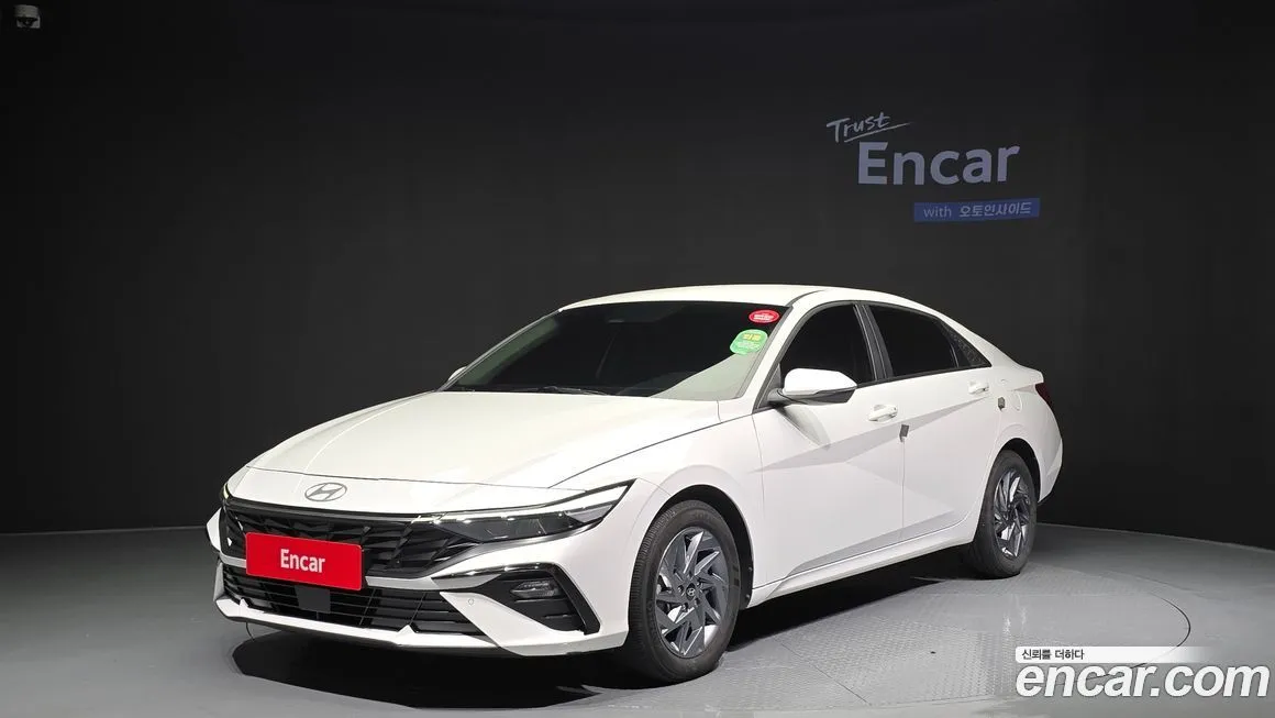 Hyundai AVANTE — фото 1