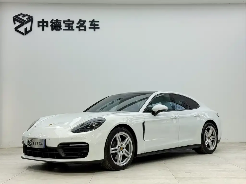 Porsche Panamera — фото 1