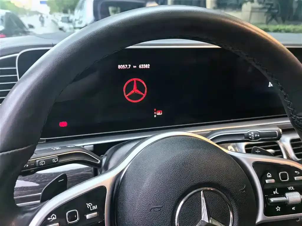 Mercedes-Benz GLS — фото 7