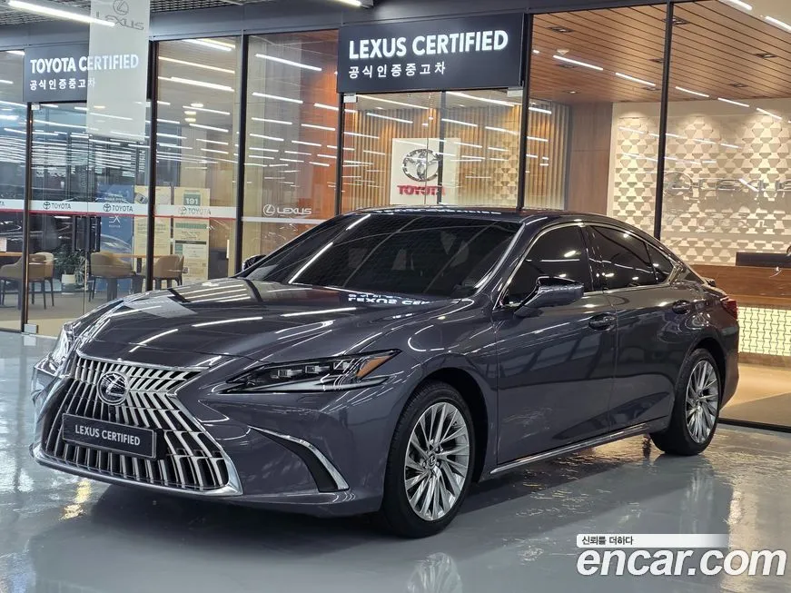 Lexus ES — фото 1