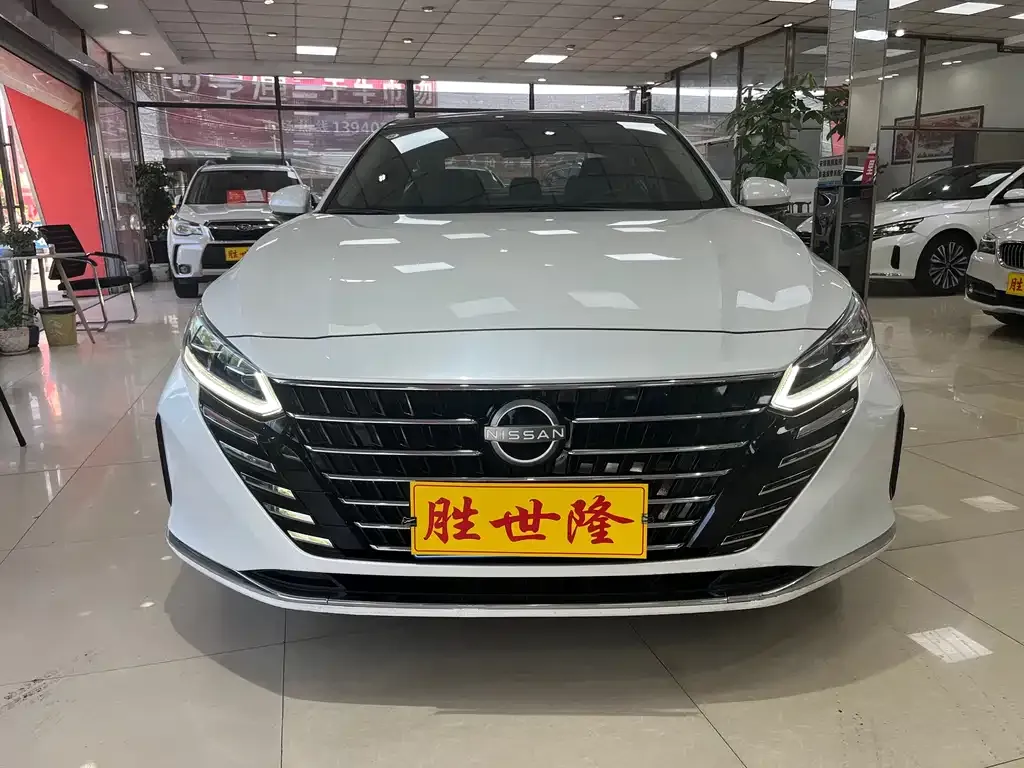 Nissan Teana — фото 1