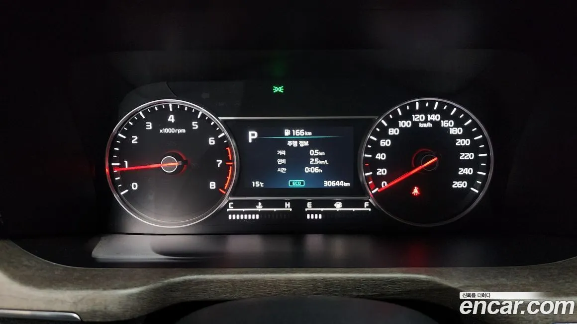 Kia Sorento — фото 8