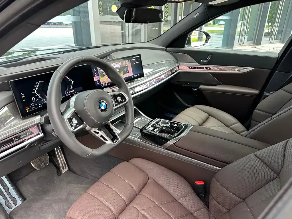 BMW 7 Series — фото 2