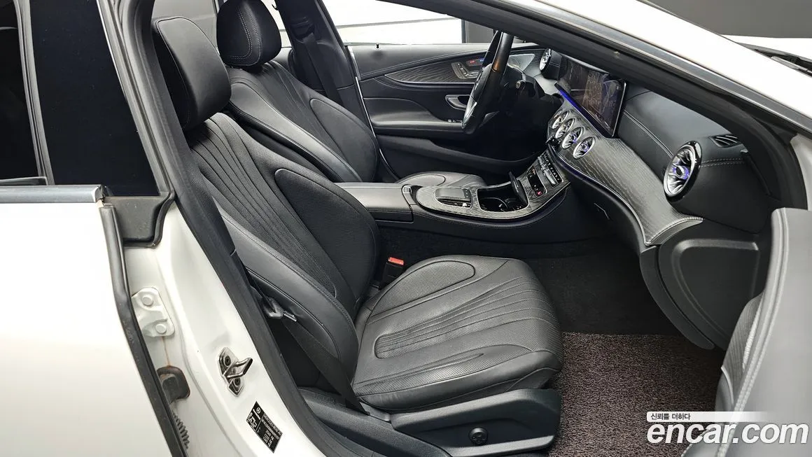 Mercedes-Benz CLS-Class — фото 10