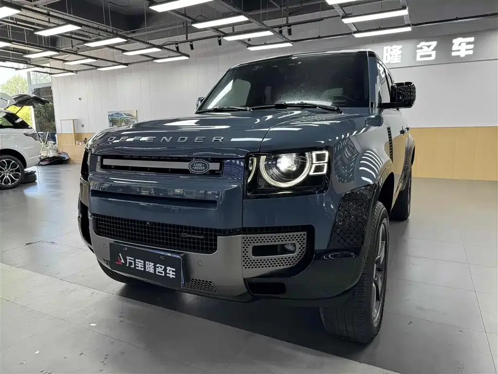 Land Rover Defender — фото 1