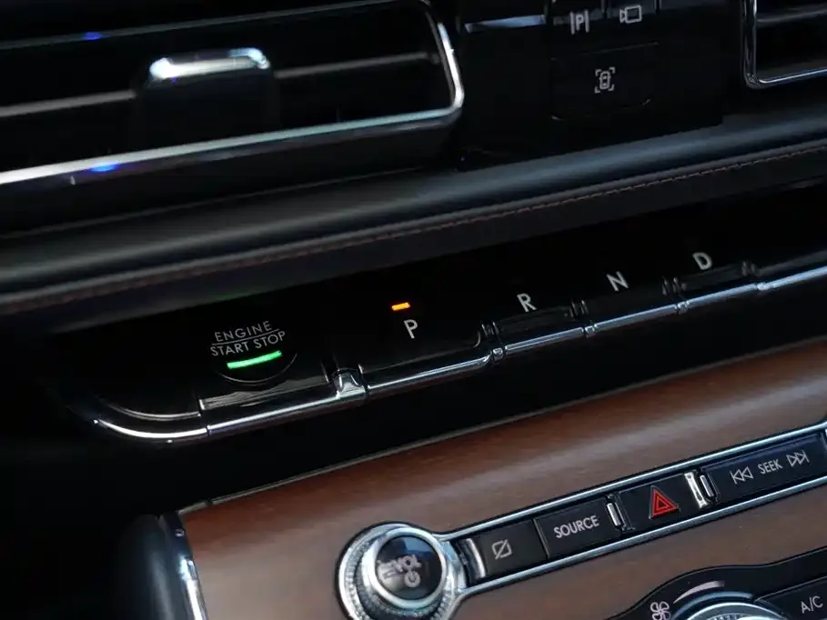 Lincoln Aviator — фото 10