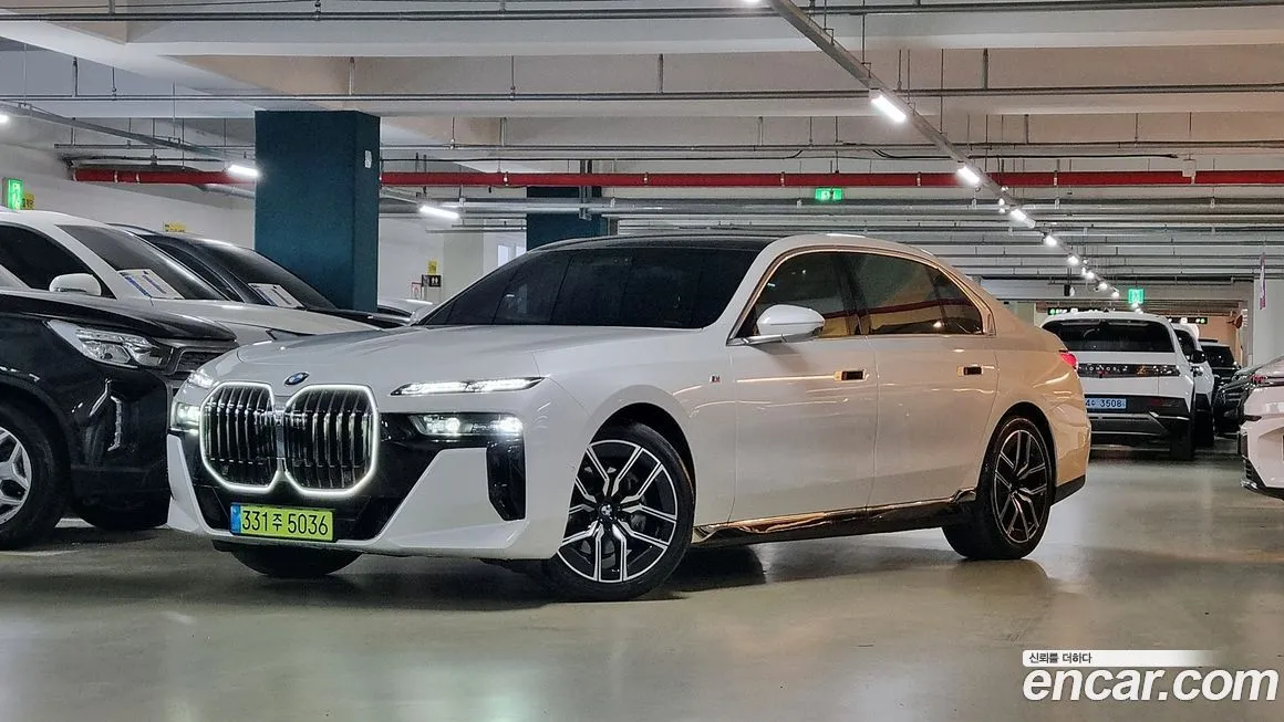 BMW 7-Series — фото 1