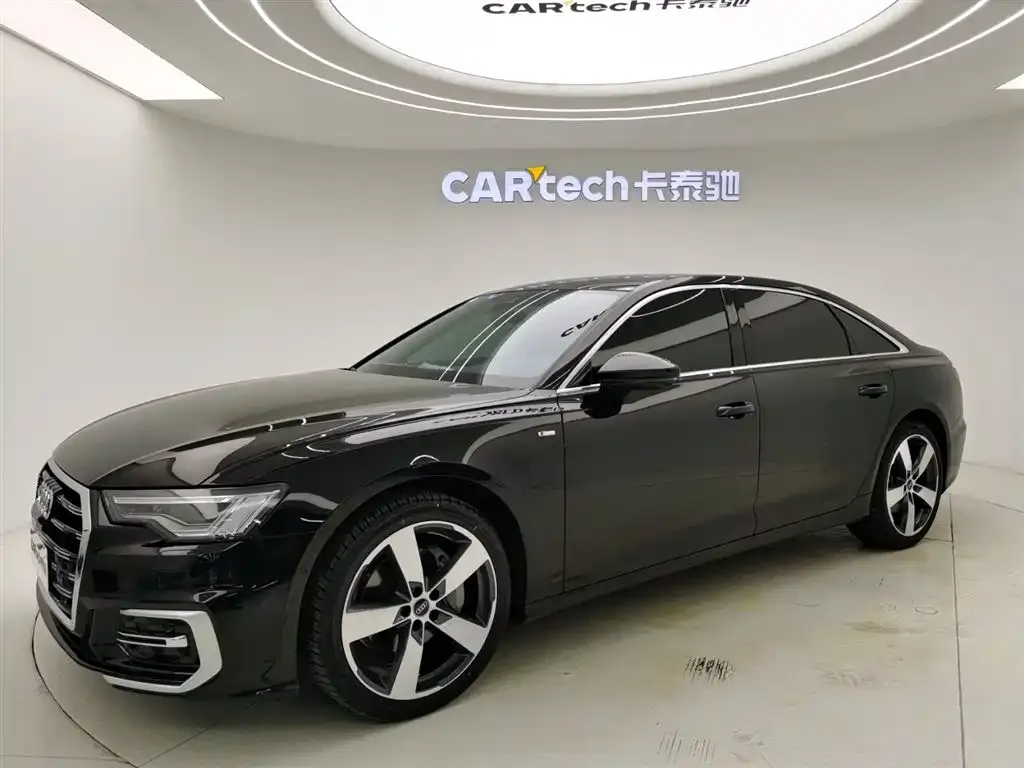 Audi A6L — фото 1
