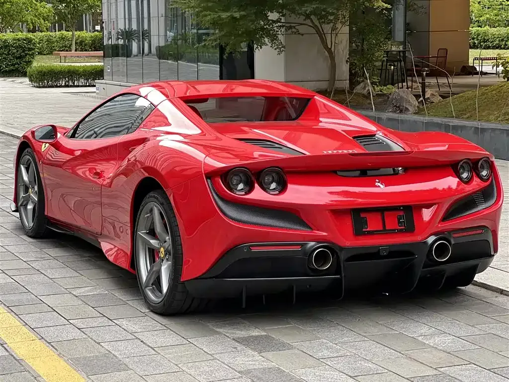 Ferrari F8 — фото 6
