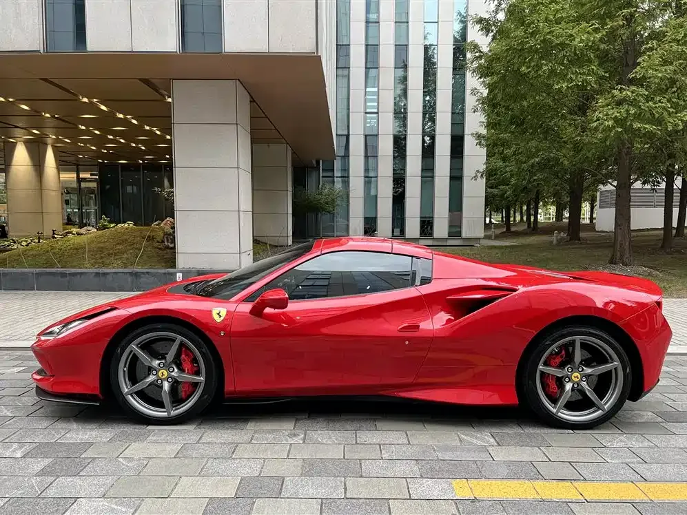 Ferrari F8 — фото 7