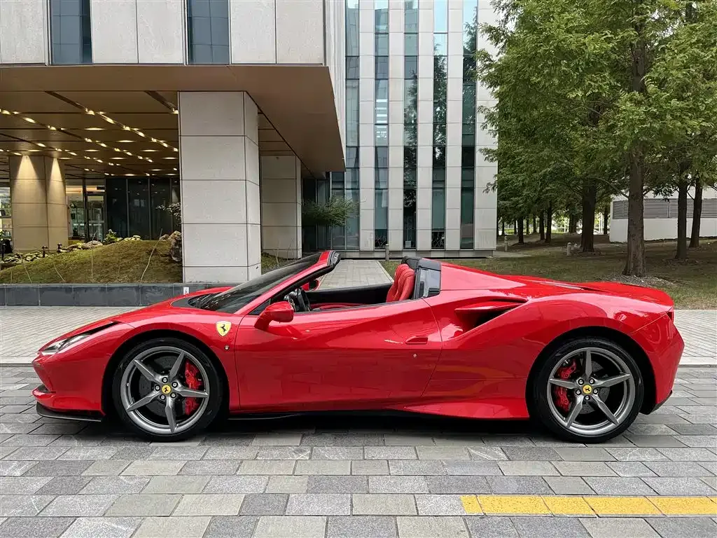 Ferrari F8 — фото 8