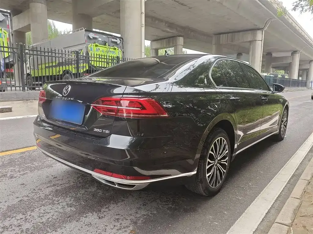 Volkswagen Phideon — фото 10