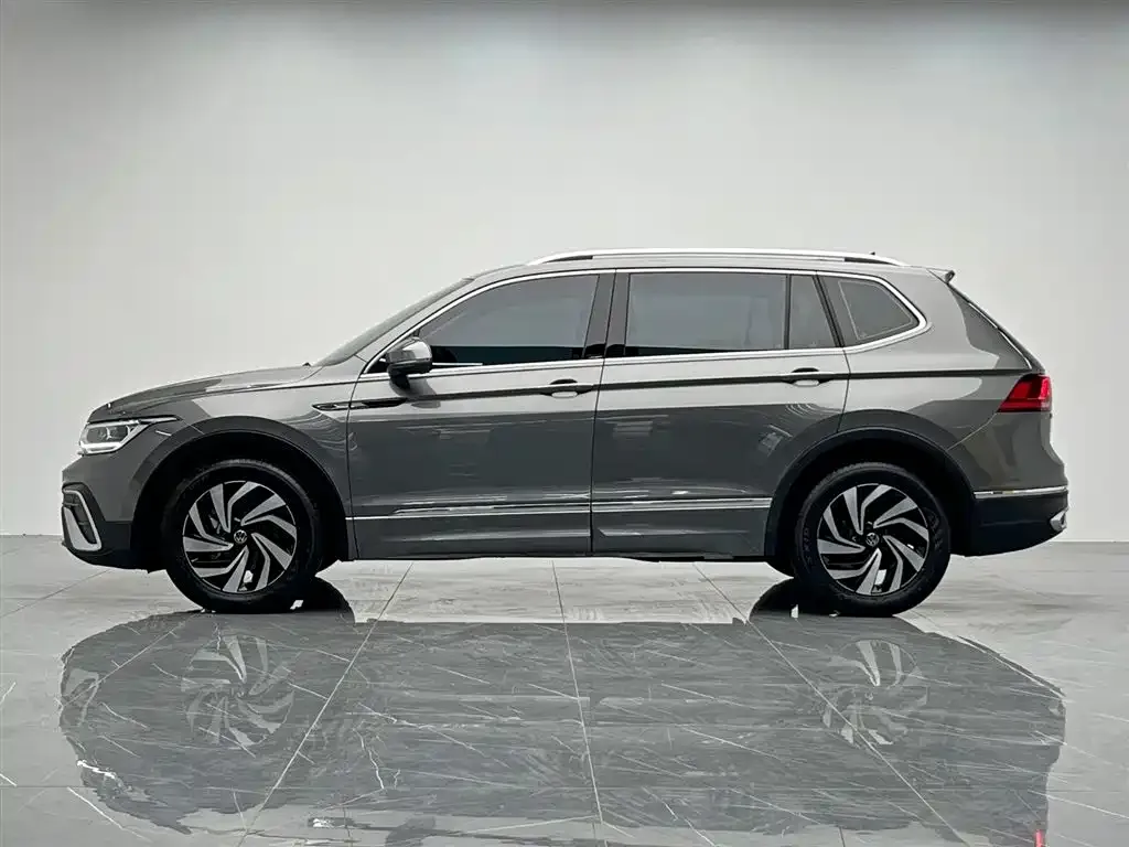 Volkswagen Tiguan L — фото 3