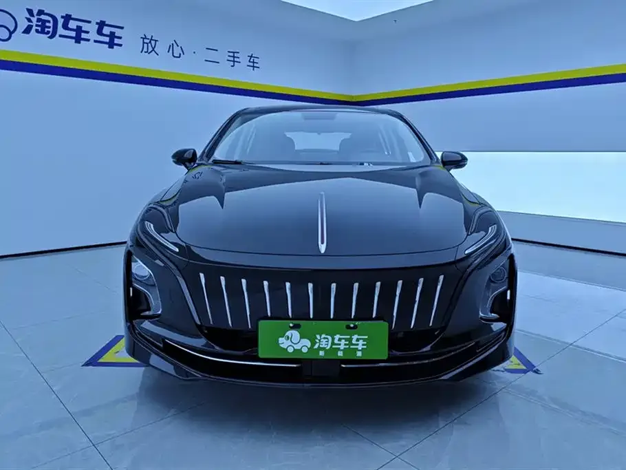Hongqi E-QM5 — фото 2