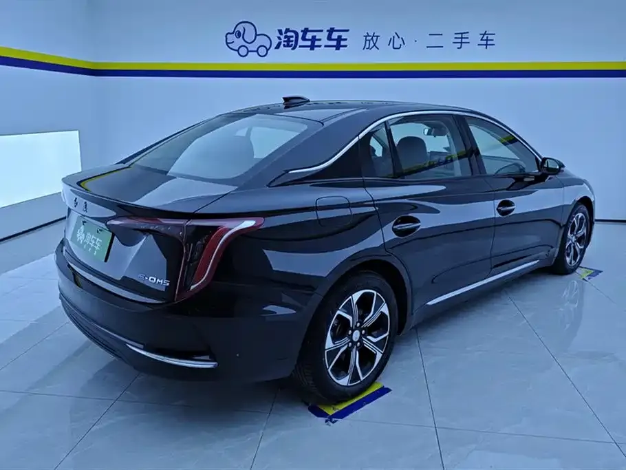 Hongqi E-QM5 — фото 3